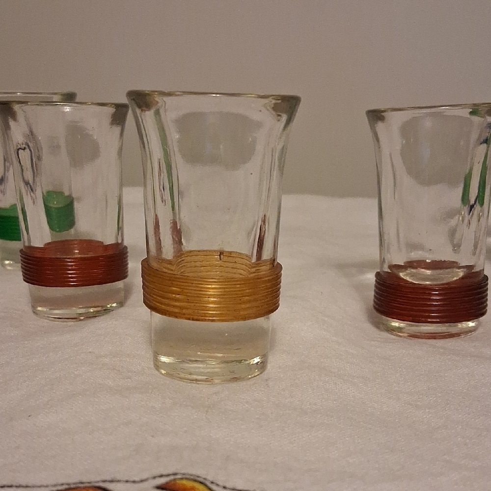 🍸 Vintage Shot Glass Set  1950s Mid-Century Barware  Blade Runner Vibes?